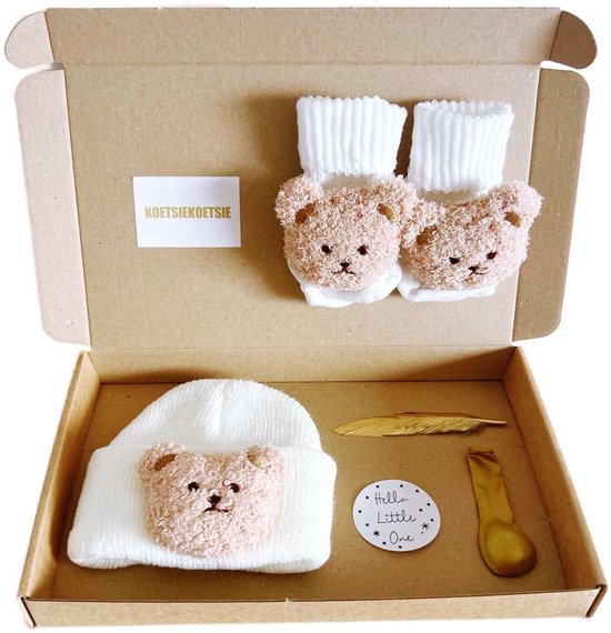 Kraamcadeau Brievenbuspakket Witte muts + sok - cadeau babyshower, cadeau zwangerschap felicitatie, geboortecadeau, babymuts en babysokjes - kraamcadeau rechtstreeks versturen mogelijk — afbeelding 3