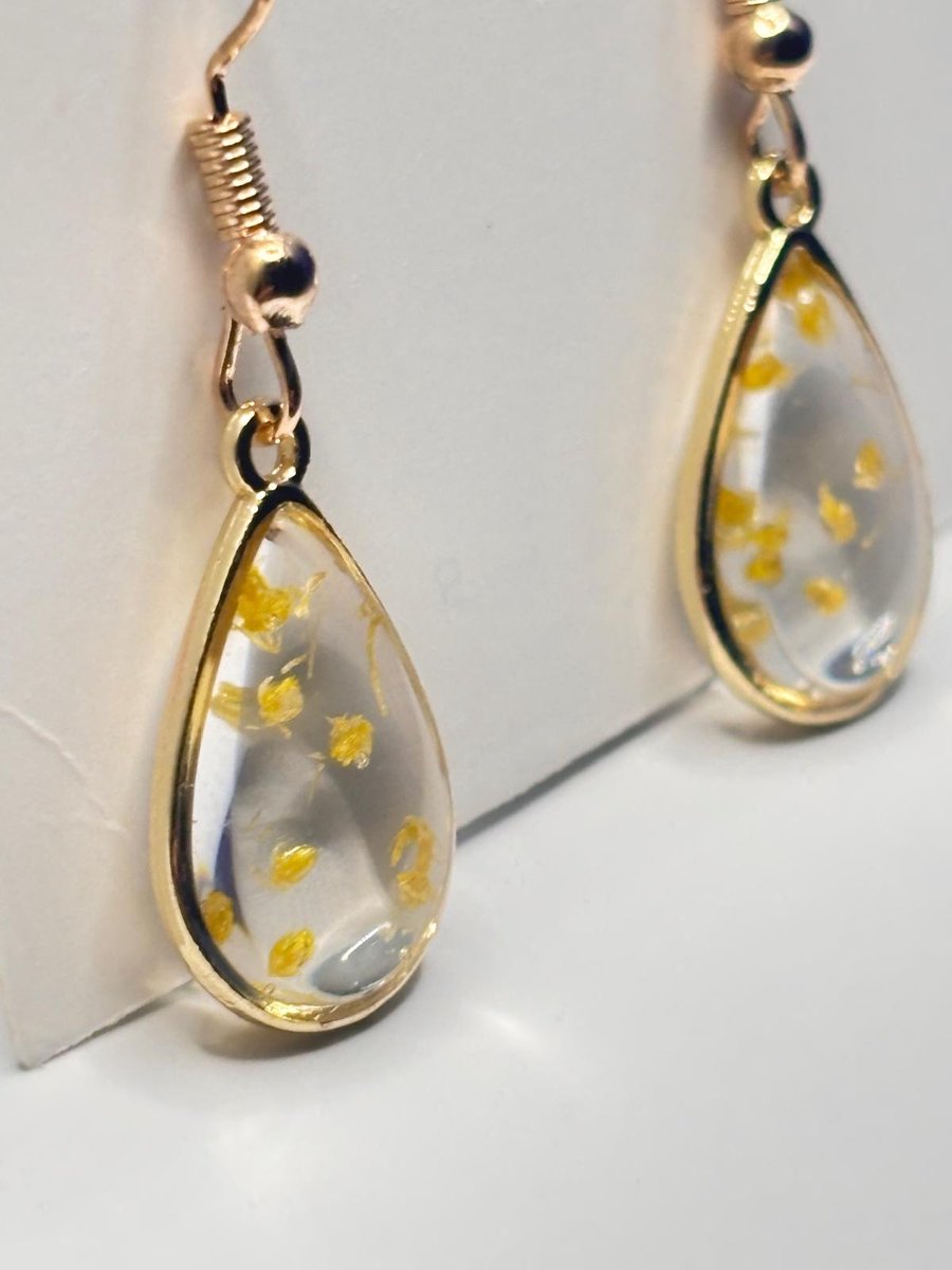 Epoxy Forever Leaf Earrings - Goudkleurige Gele Blad Oorbellen - 316L RVS