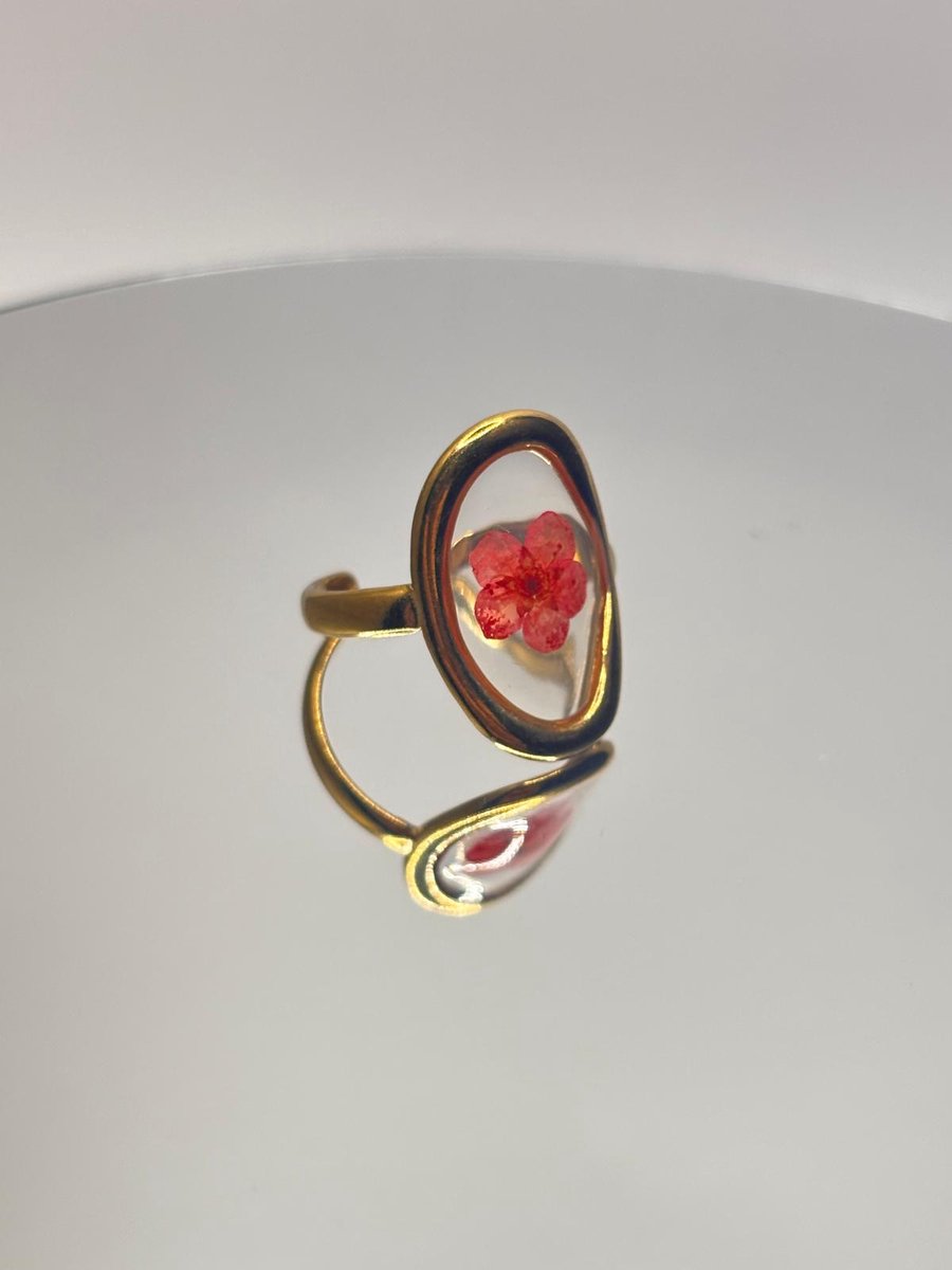 Epoxy Forever Leaf Ring - Goudkleurige Rode Bloem Ring - 316L RVS