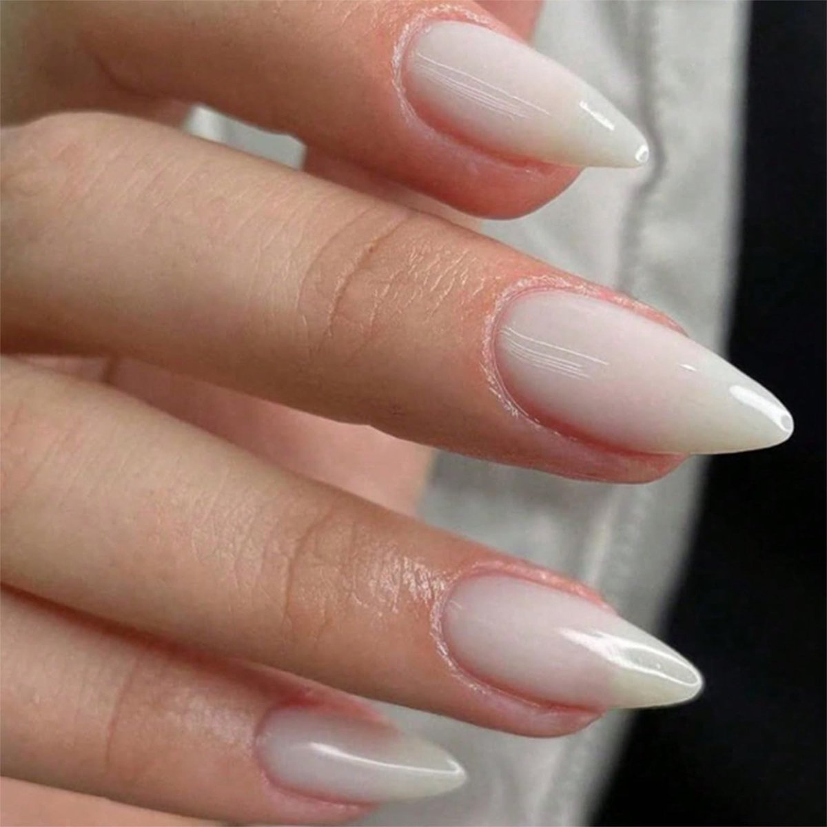 JHUBERS- Press-on Nagels 24 Stuks - Effen Kleur - Amandelvormig - Herbruikbare Kunstnagels - Medium Korte Nagels - Acrylnagels