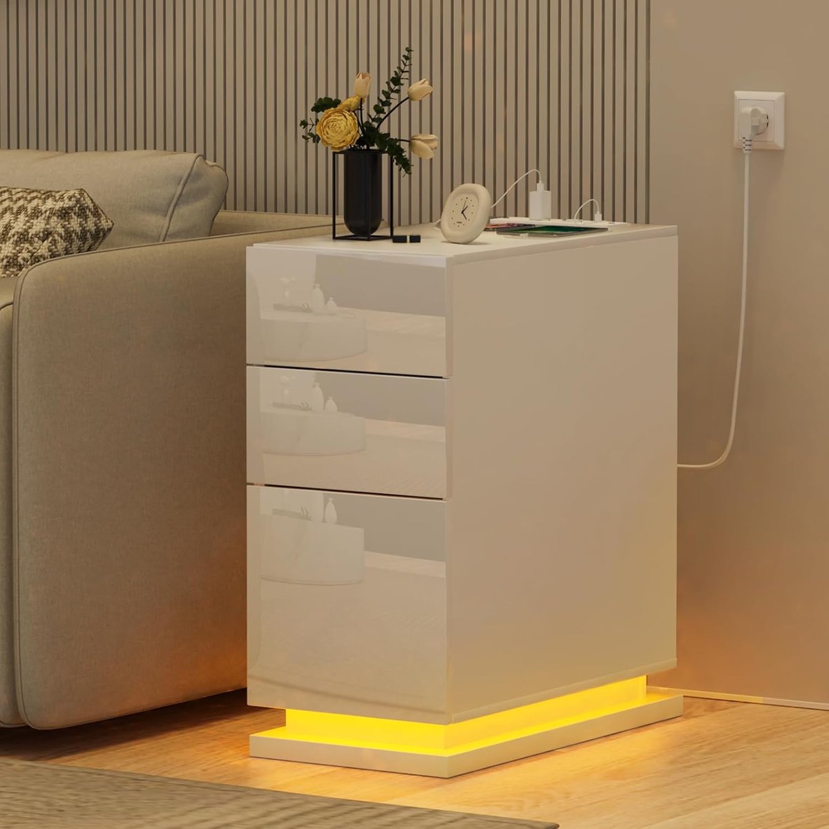 Nachtkastje set van 2 - smal 30x50x63 cm - wit hoogglans LED met 16 kleuren - geïntegreerde stopcontacten & USB oplaadpunten - modern design bijzettafel voor slaapkamer & woonkamer - Mobili Bella