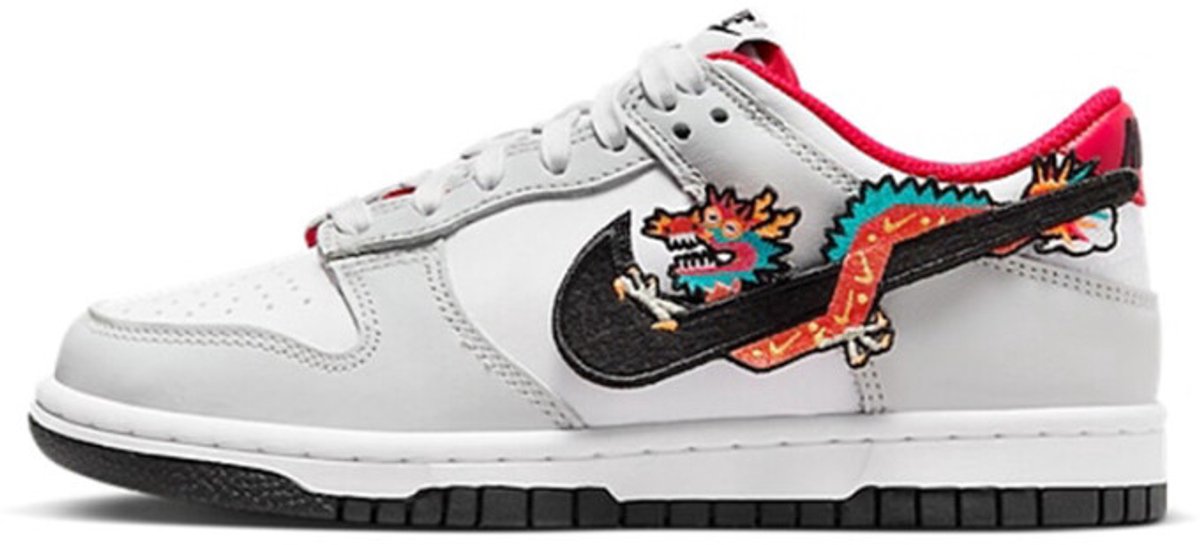 Nike Dunk Low Year Of The Dragon Grijs