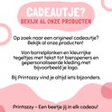 Tekst 'Cadeautje? Bekijk al onze producten!' met een overzicht van diverse Printazzy cadeaus zoals borrelplanken en tegeltjes.