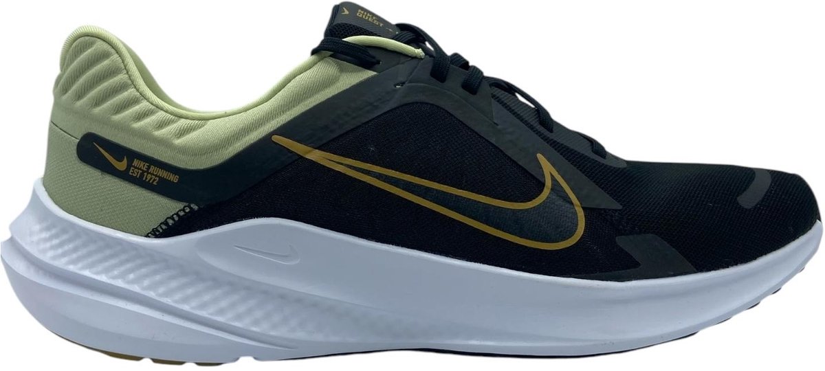 NIKE QUEST 5 Zwart