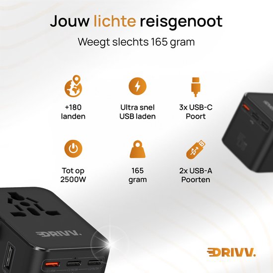 Zwarte DRIVV. wereldstekker met 2x USB-A en 3x USB-C poorten. Specificaties: +180 landen, ultrasnel laden, 165 gram, tot 2500W.
