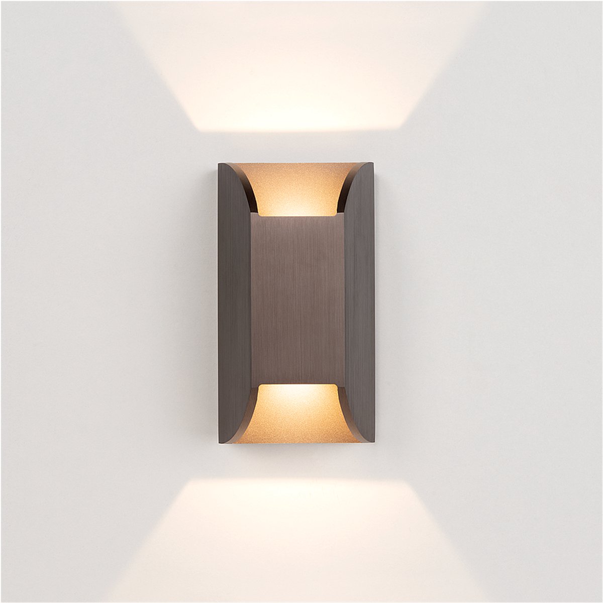 Atmooz Dahlia Wandlamp – 16x9x7 cm – Brushed Bronze – Geïntegreerde LED – Up & Downlight – Accentverlichting