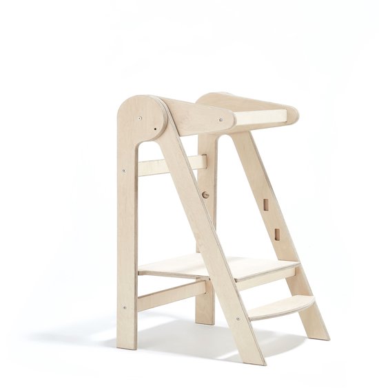Houten opstapje voor kinderen met één trede en plateau.