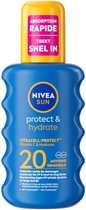 NIVEA Sun - Protect & Hydrate Zonnebrand SPF 20 - 3 x 200 ml - Voordeelverpakking