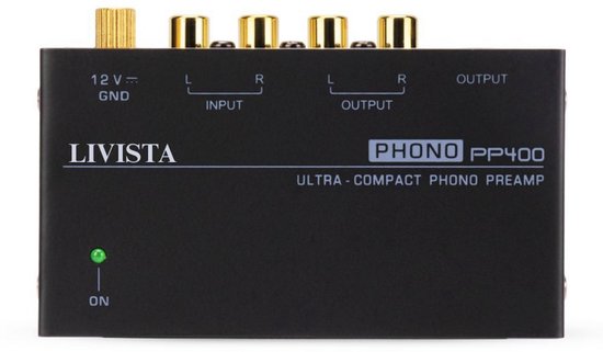 Zwarte Livista ultra-compacte phono voorversterker met gouden aansluitingen en aan/uit-indicator.