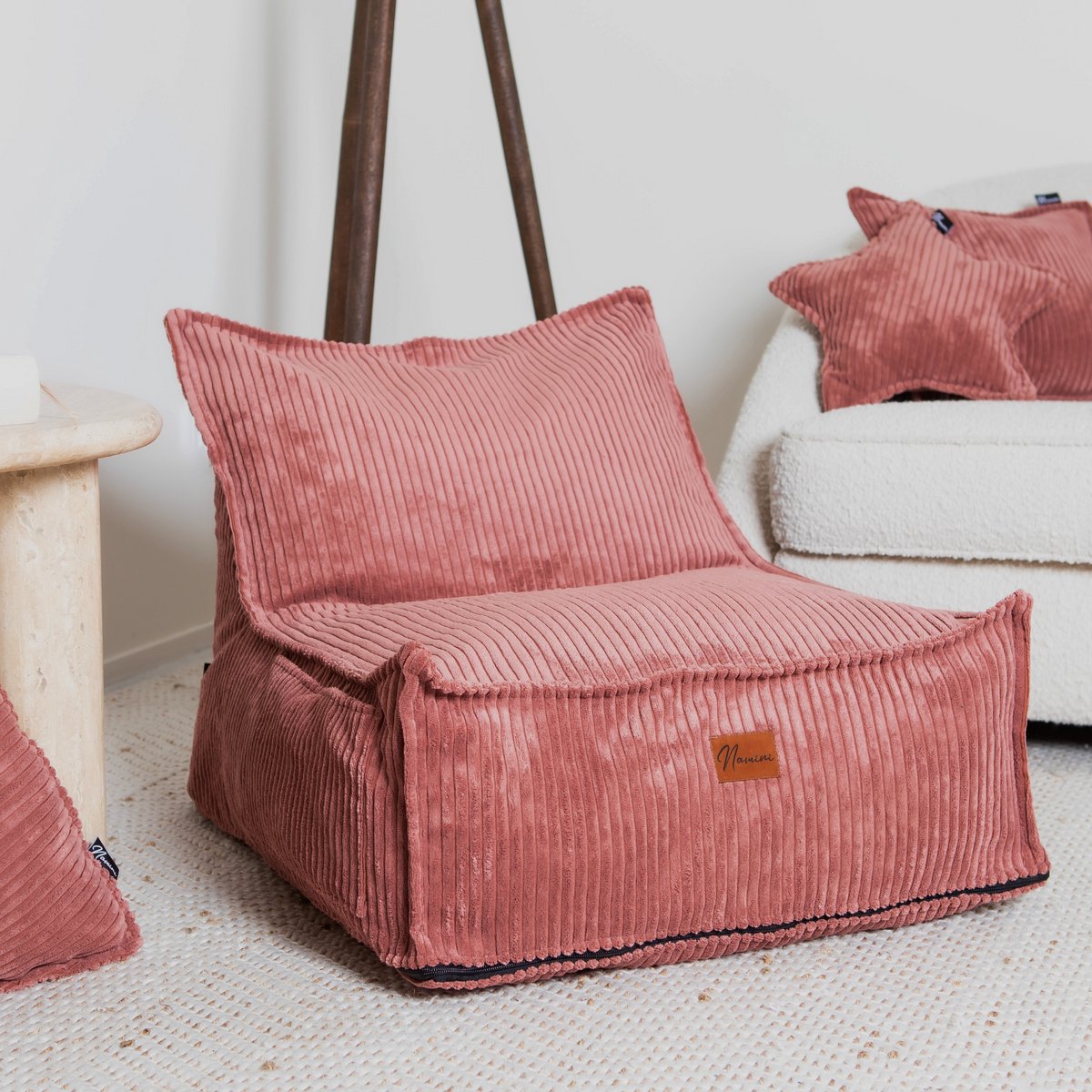 Namini Kinderzitzak | Zitzak voor Kinderen | Beanbag Stoel | Gevuld | Vloeistofafstotend | Afneembare & Uitwasbare hoes | Zijvak + Handgreep | Handgemaakt | Dubbele Ritssluiting | Roze | 60x70xcm