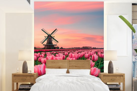 Behang - Fotobehang Tulpen - Molen - Nederland - Breedte 175 cm x hoogte 240 cm