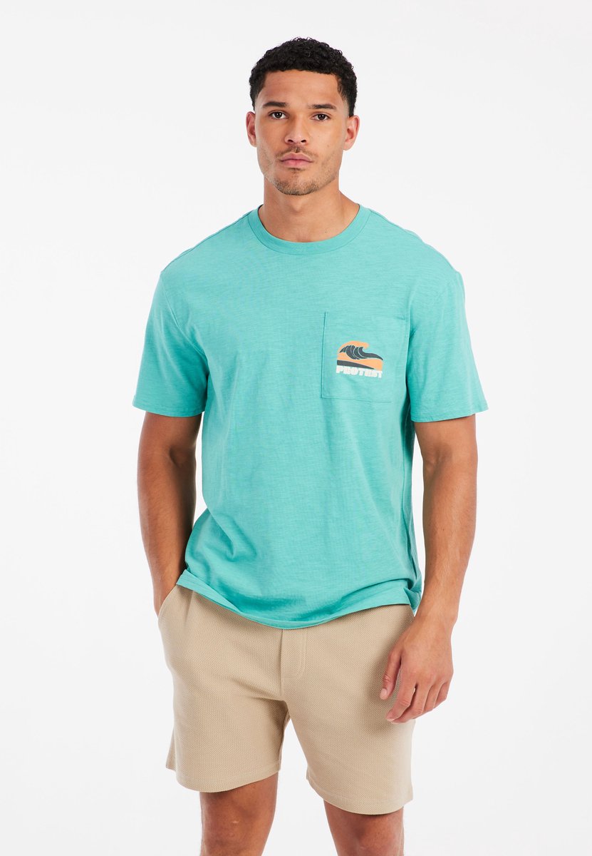 Protest Prtjake – T shirt Heren – Korte mouwen – Ronde hals – Borstzak Groen