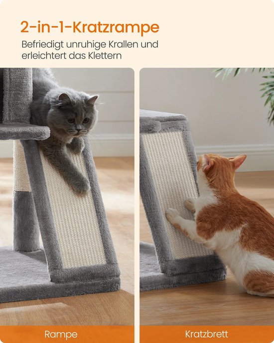 Grijze ramp met sisal krabgedeelte, een kat klimt omhoog, de andere krabt.