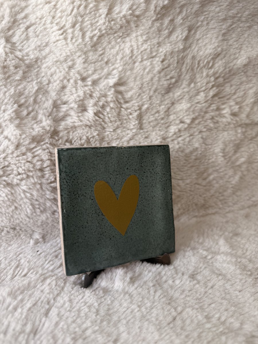 Studio - Nihra Groen tegeltje met Goud hartje