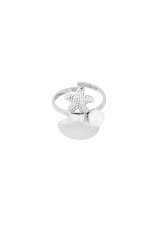 Zilverkleurige verstelbare ring met een zeester, schelp en een witte parel.