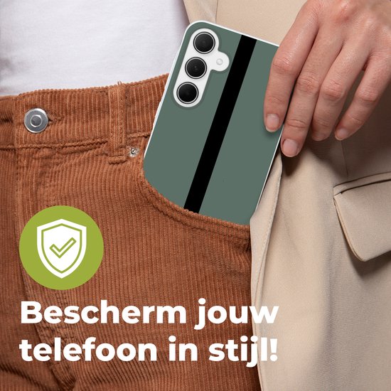Telefoonhoesje Geschikt voor Samsung Galaxy A35 hoesje - Groen - Zwart - Streep - Minimalistisch - Siliconen Telefoonhoesje Telefoonhoesje
