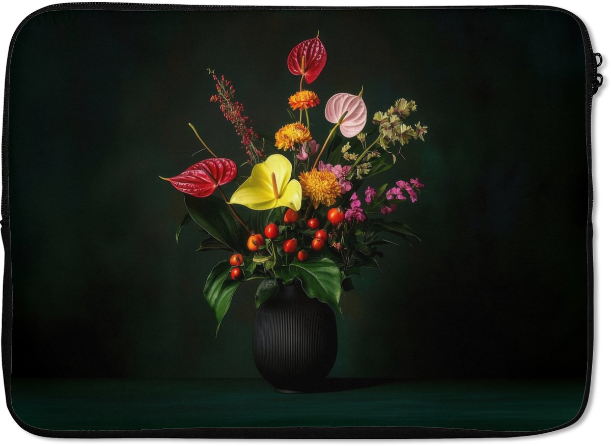 Laptophoes 13 inch - Bloemen - Vaas - Zwart - Laptop sleeve - Binnenmaat 32x22,5 cm - Zwarte achterkant