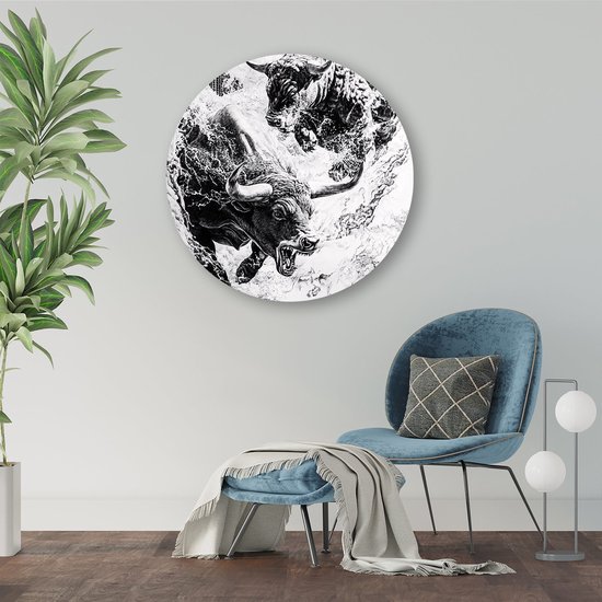 Stieren en water in skyline - Stieren rond schilderij - Wandschalen water - Hyperrealisme - Decoratieve muurcirkels - Kunst - muurcirkel aluminium 50x50 cm