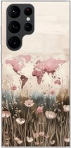 Telefoonhoesje Geschikt voor Samsung Galaxy S22 Ultra hoesje - Wereldkaart - Roze - Bloemen - Siliconen Telefoonhoesje Telefoonhoesje
