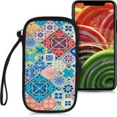 kwmobile hoesje voor smartphones L - 6,5" - hoes van Neopreen - Marokkaanse Tegels Bont design - blauw / rood / lichtbruin - binnenmaat 16,5 x 8,9 cm