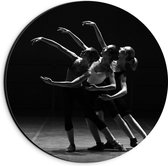 Dibond Wandcirkel - Sierlijke Dansers op Podium (zwart/wit) - 20x20cm Foto op Aluminium Wandcirkel (met ophangsysteem)