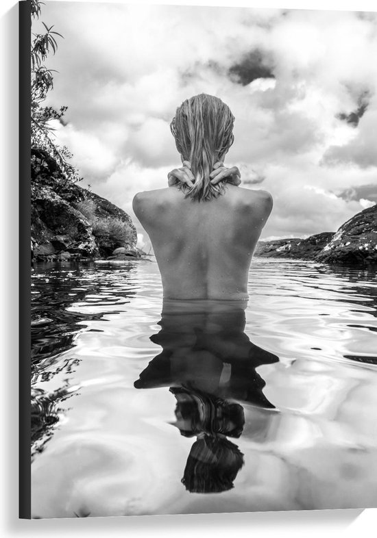 Canvas  - Naakte Vrouw in het Water (zwart/wit) - 60x90cm Foto op Canvas Schilderij (Wanddecoratie op Canvas)