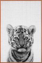 JUNIQE - Poster met kunststof lijst Tijger zwart-wit foto -20x30