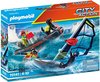foto van PLAYMOBIL City Action Redding op zee: redding met poolglijder met rubberen sleepboot - 70141