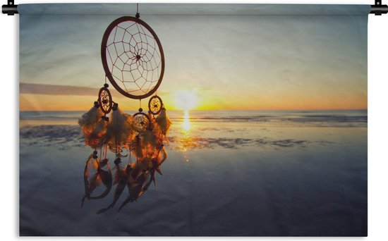 Wandkleed Dromenvanger - Een dromenvanger bij zonsopgang op de zee Wandkleed katoen 120x80 cm - Wandtapijt met foto
