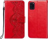 Voor Samsung Galaxy A31 Flower Vine Embossing Pattern Horizontale Flip Leather Case met Card Slot & Holder & Wallet & Lanyard (Red)