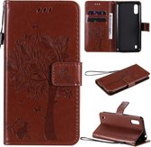 Voor Samsung Galaxy M01 Boom & Kat Patroon Geperst Afdrukken Horizontale Flip PU Lederen Case met Houder & Kaartsleuven & Portemonnee & Lanyard (Koffie)