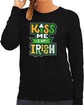 St. Patricks day sweater zwart voor dames - Kiss me im Irish - Ierse feest kleding / trui/ outfit/ kostuum L