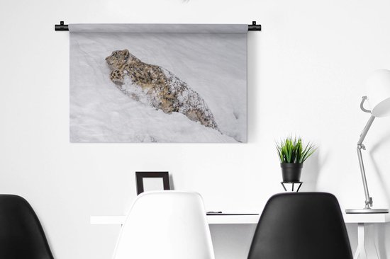 Tapisserie Snow Leopard - Léopard des neiges marchant dans la neige Tapisserie coton 90x60 cm - Tapisserie avec photo