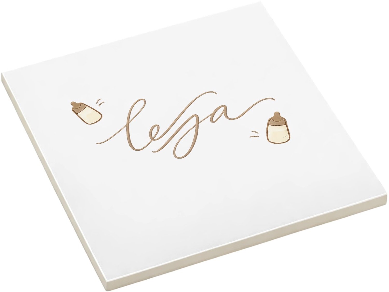 Mr Cadeautjes Fototegel Een zachte, minimalistische babyprint met een centrale boods - 15 x 15 cm, keramiek - keuken, badkamer, decoratie | cadeau Wit