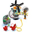 LEGO Bumblebee helikopter met speelgoedfiguur, kist, kristallen en vliegende robots