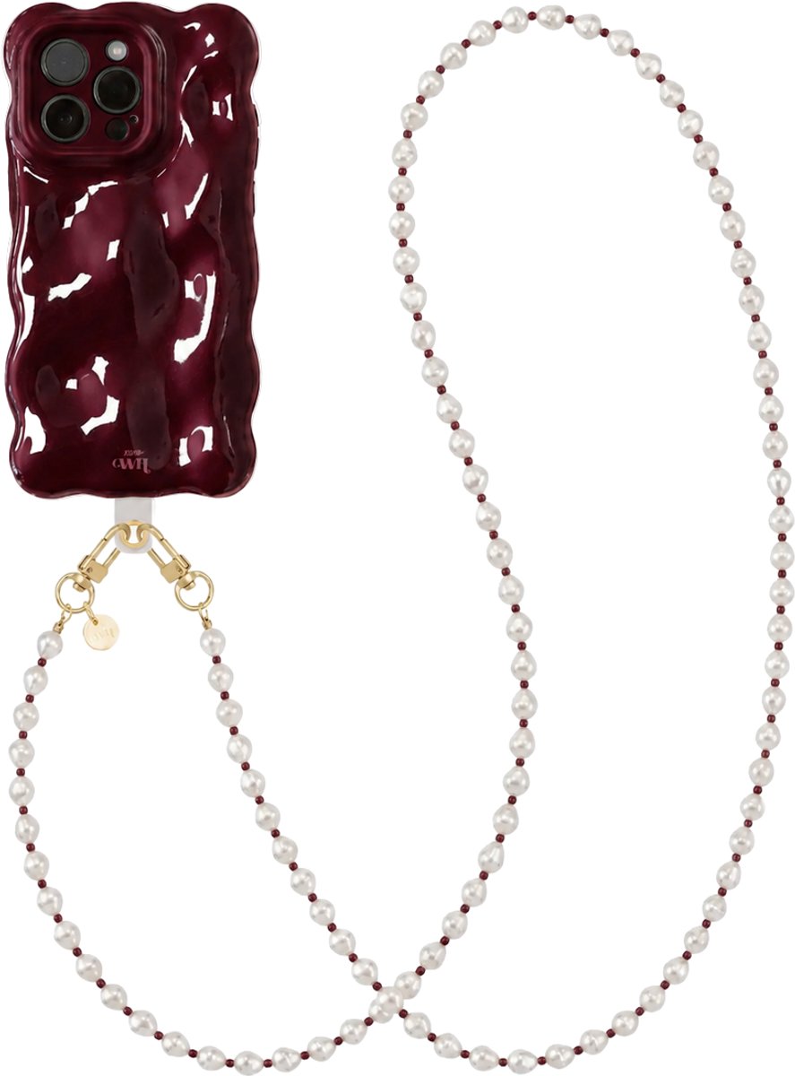xoxo Wildhearts Bubbly case Burgundy - Burgundy Pearl (lang koord) - geschikt voor iPhone 13 Pro - Hoesje met telefoonkoord - golvend hoesje met kralenketting - Telefoonhoesje met afneembaar koord - schokbestendig - Bordeaux rood / Burgundy