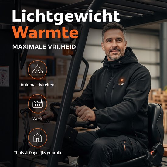 Man met capuchon, zittend op een heftruck, draagt een zwart Magnetar Heat jack. Iconen voor buitenactiviteiten, werk en thuisgebruik.