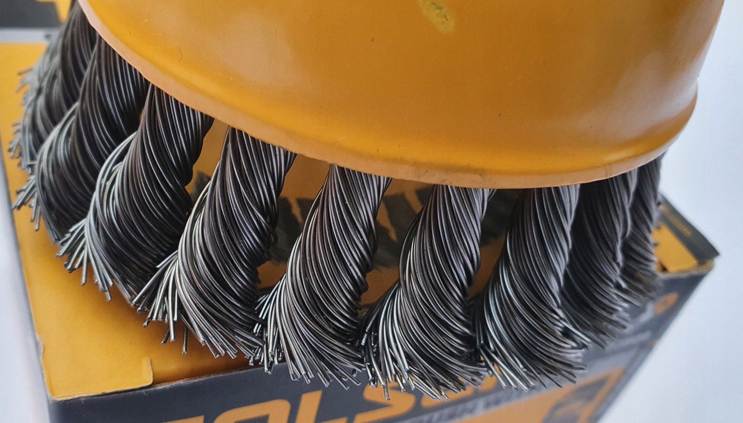 Tolsen Metaaldraadborstel 100mm M14 - Verf & Roest Verwijderen