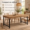 Compacte en stijlvolle eettafel van 140 x 70 cm met houtlook en stevig metalen onderstel.
