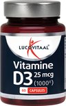 Rubberen fles met zilveren dop, met daarop een label met de tekst "LUCOVITAAL Vitamine D3 25 mcg (1000IE) 60 CAPSULES".