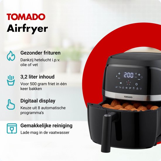 Zwarte Tomado airfryer met een mand vol snacks. Digitaal display met programma's. 3.2 liter inhoud.