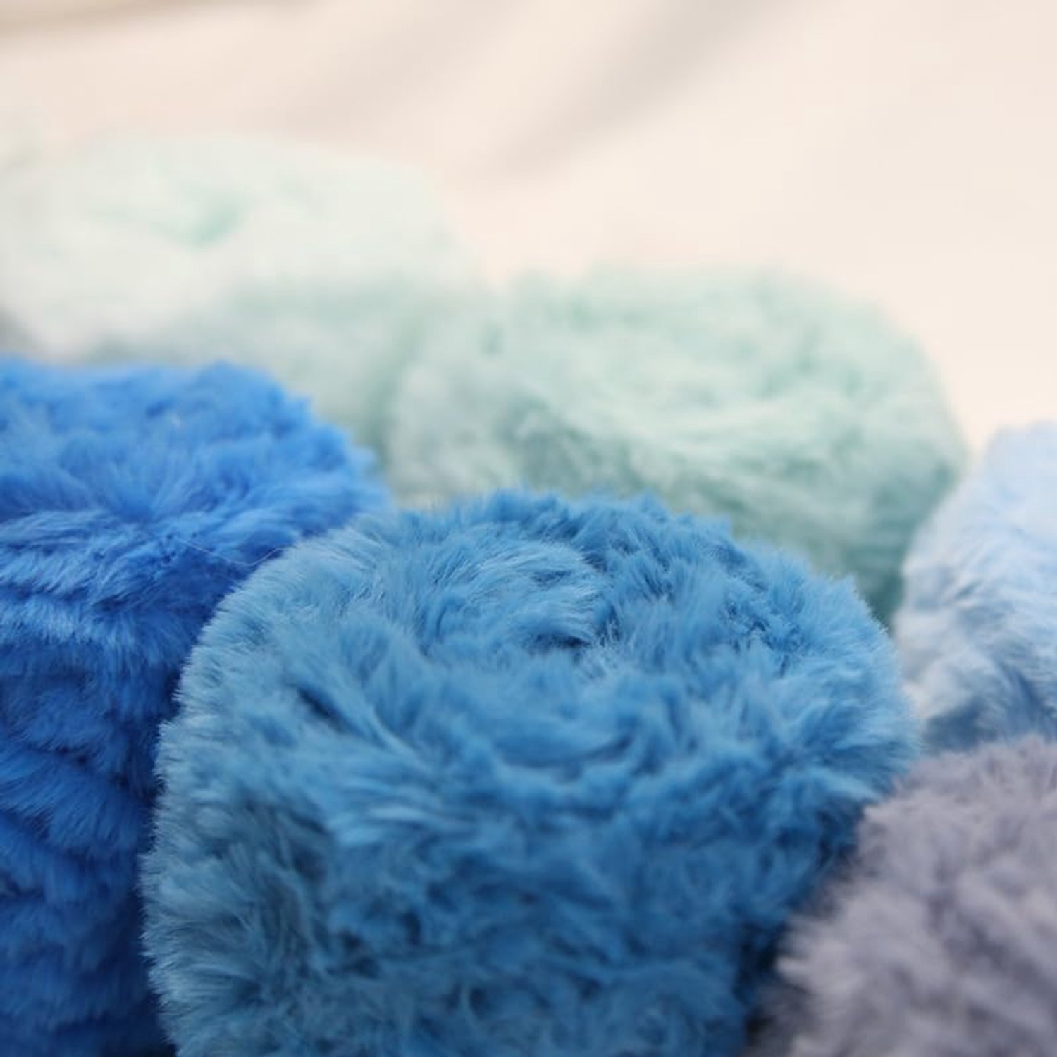Grof chenillegaren voor doe-het-zelf haken, volumineus pluizig dik breien chenillegaren, super dik chenille-garen voor handgebreid, zacht pluche garen, 200 g, olijfgroen
