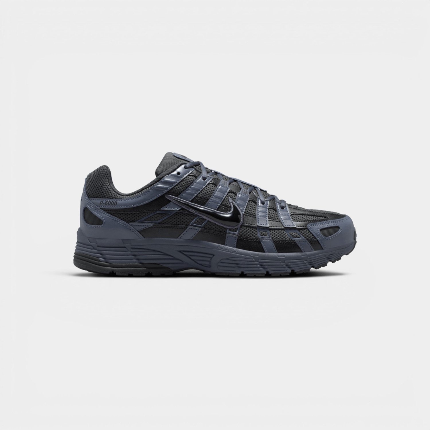 Nike P-6000 Dark Smoke Carbon Zwart