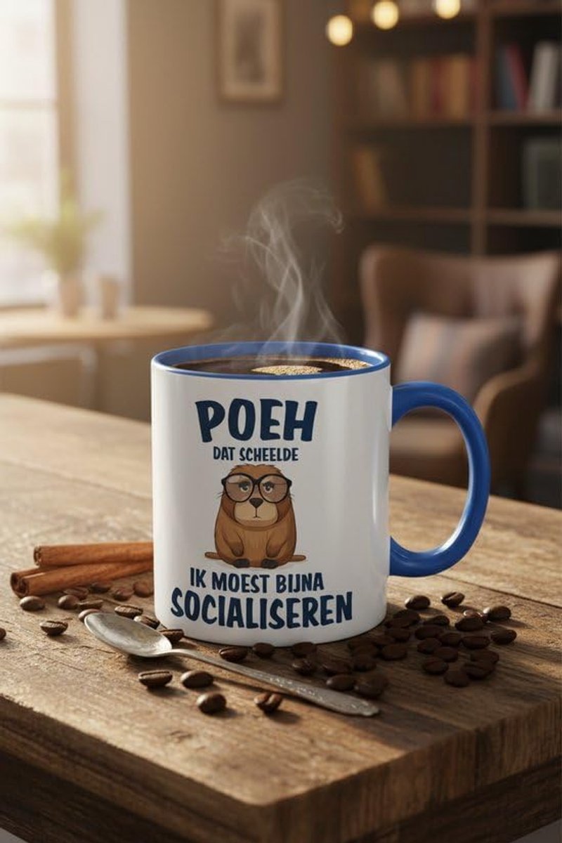 Poeh Dat Scheelde Mok 330ml – Witte Keramische Koffiemok met Blauwe Oor – Grappige Nederlandse Quote met Kat Design Cadeau