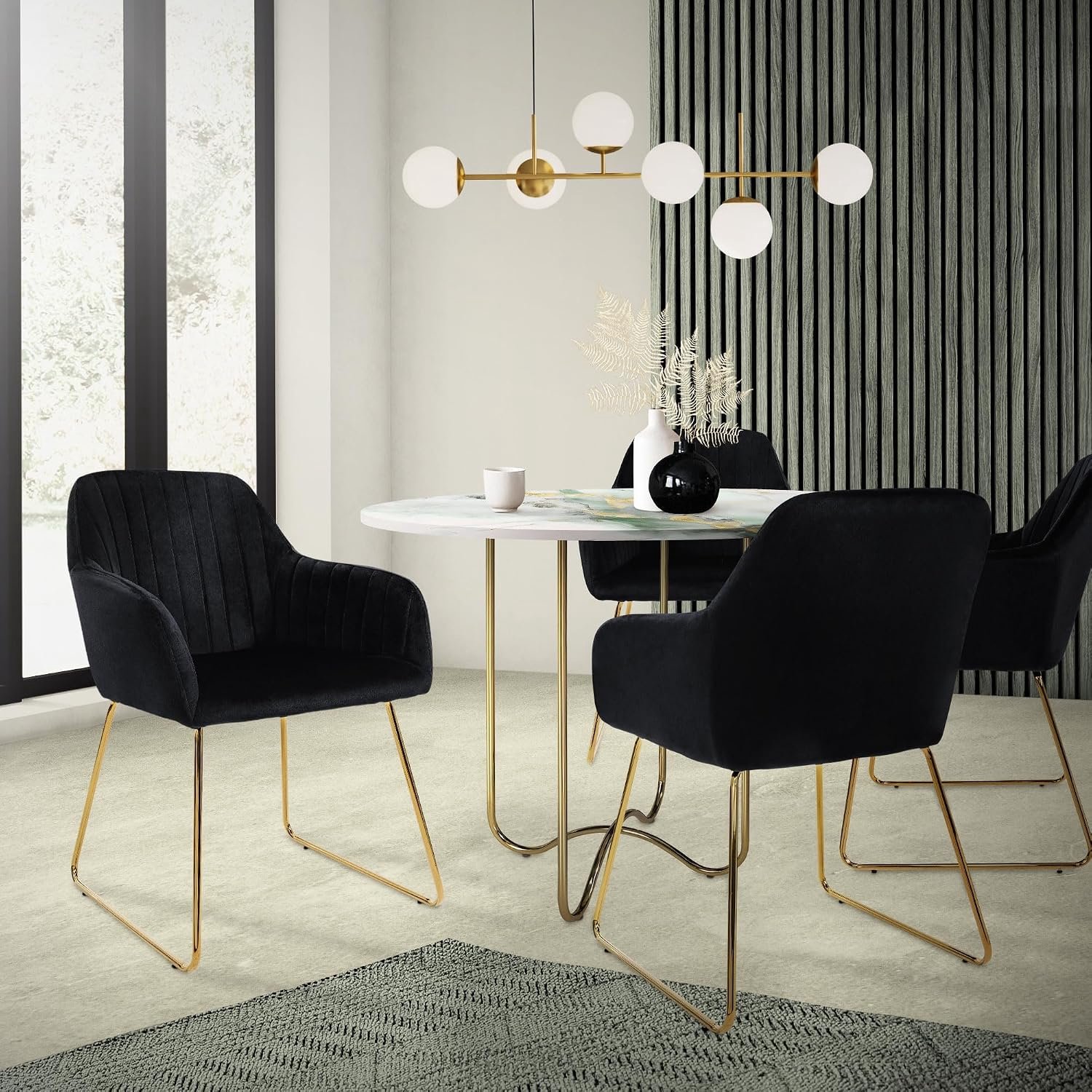 Luxe Fluwelen Eetkamerstoelen met Goudkleurige Metalen Poten en Armleuningen – Set van 2 Zwarte Gestoffeerde Eetkamerstoelen met Ergonomische Rugleuning – 60 x 57 x 82 cm