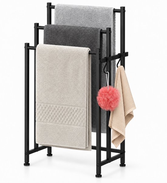 Porte-serviettes en métal noir avec trois barres, deux crochets, une fleur de douche rose et quatre serviettes.