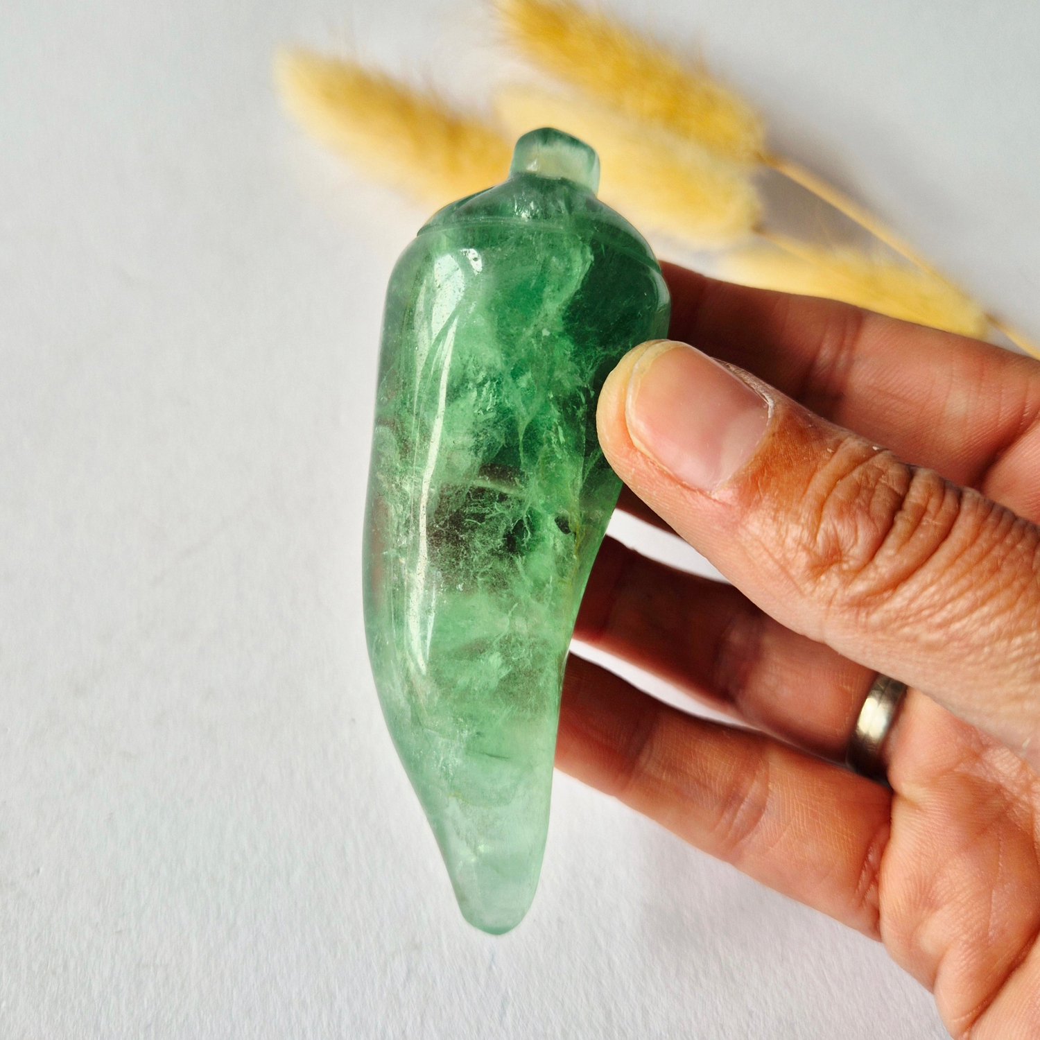 Moonlight Gemstones Groene Fluoriet Chili Peper Carving – ca. 8 cm Meerkleurig