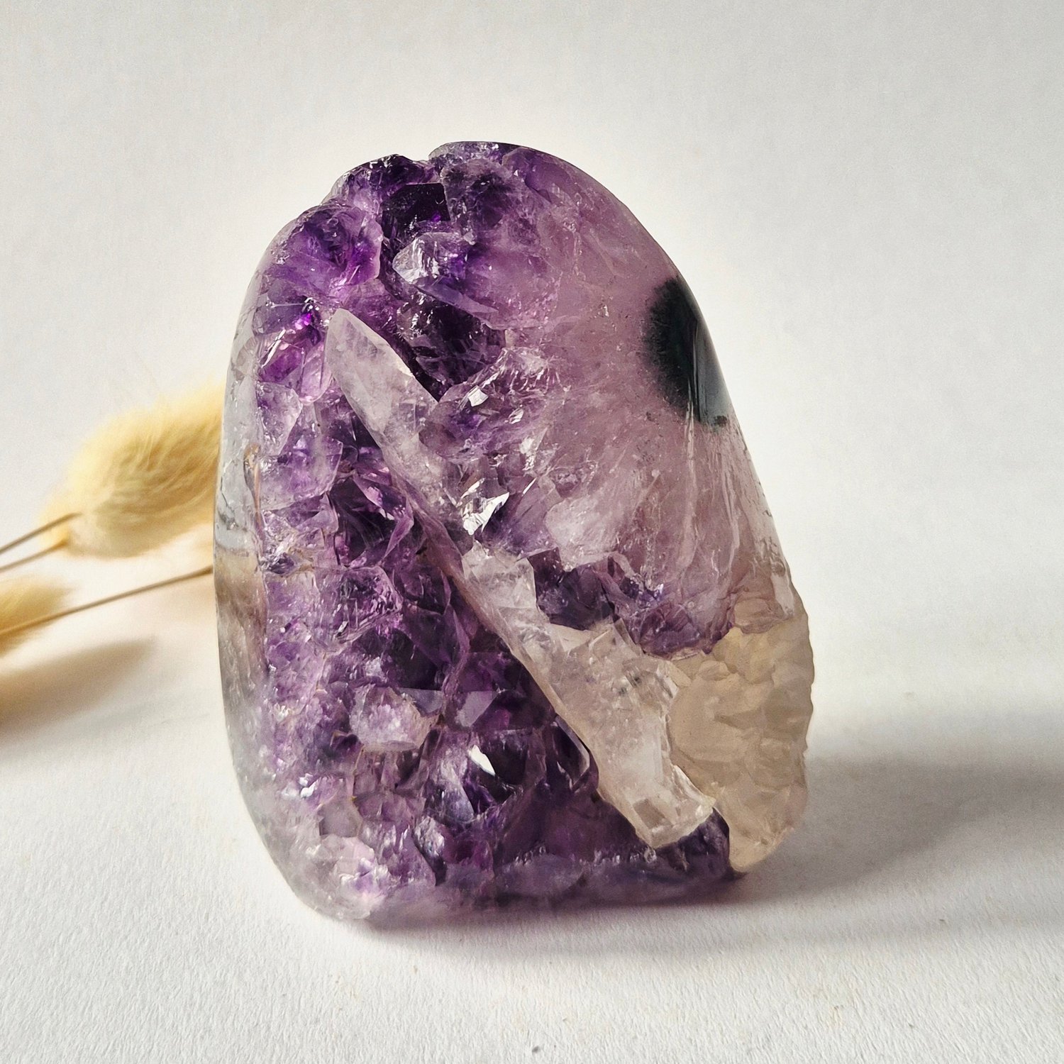 Moonlight Gemstones Amethyst Eyes Freeform Met Calciet – Agate Eye – 361g Meerkleurig