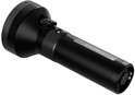 Schuine weergave van de zwarte Ledlenser P18R zaklamp met een robuust, gekarteld handvat.