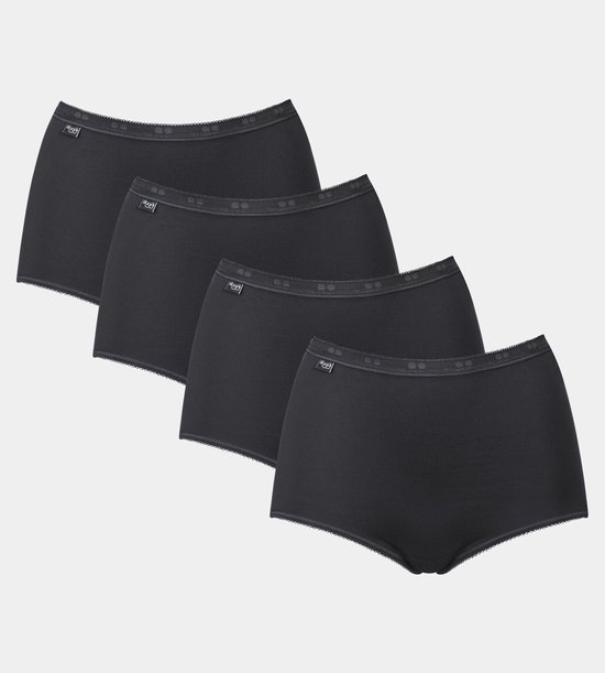 Set van vier zwarte Sloggi Maxi dames slips met een hoge taille en een subtiel kanten randje bij de taille.